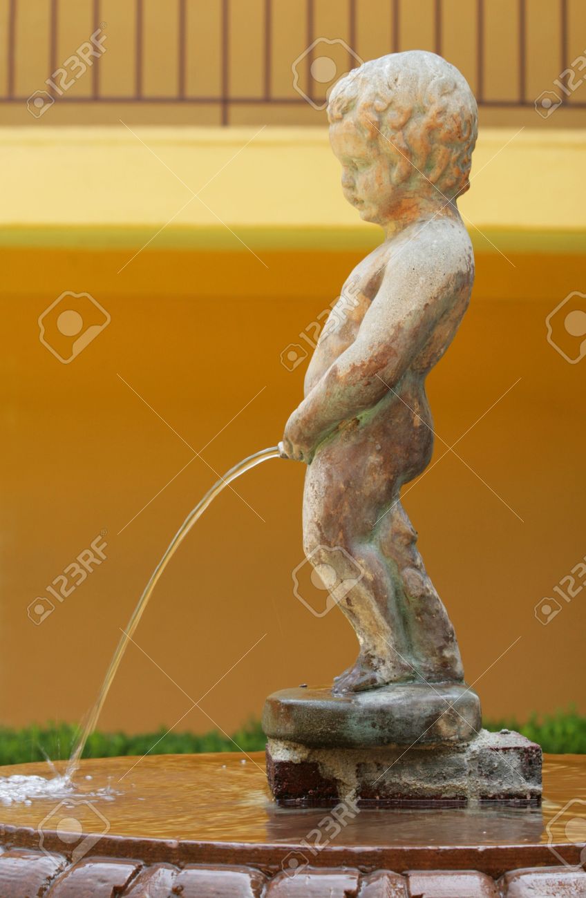 3383585-fountain-statue-of-little-boy-peeing-Stock-Photo-pee.jpg