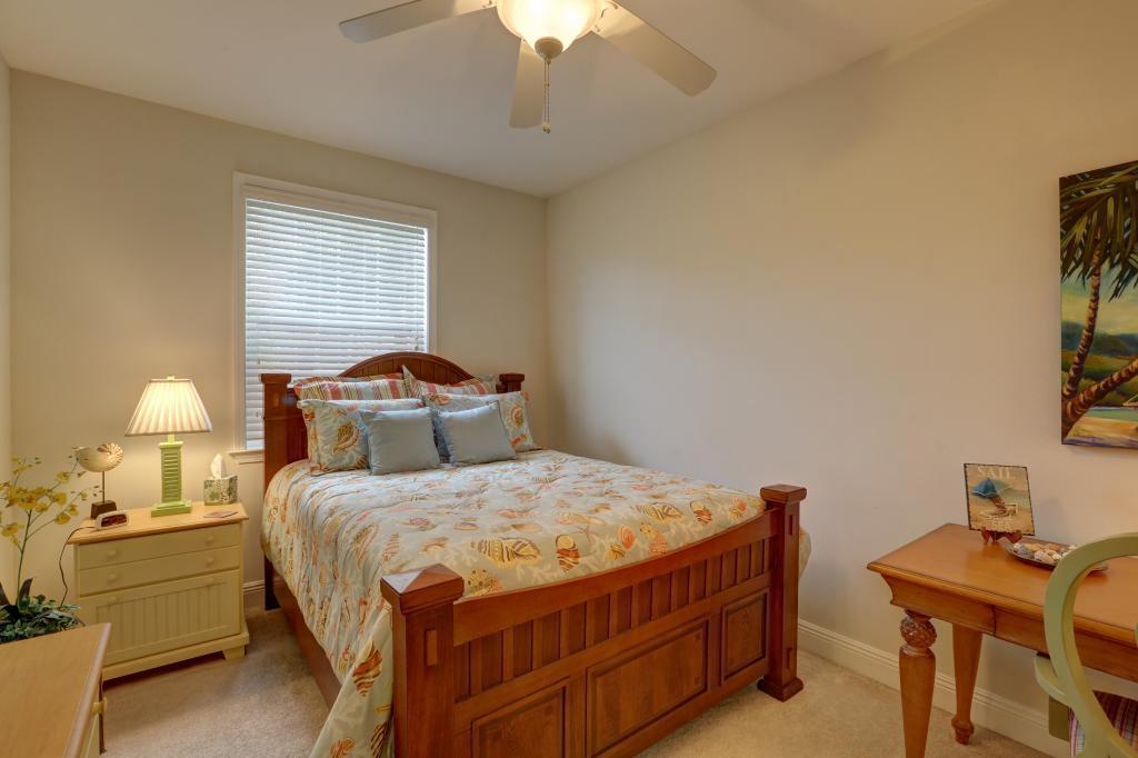 guest bedroom2.jpg