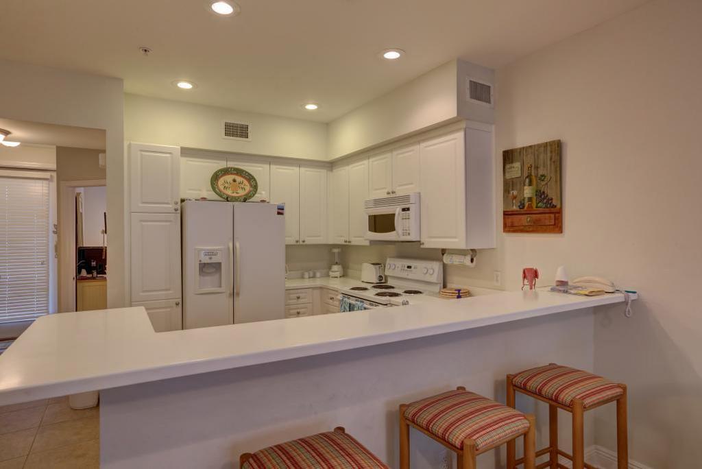 kitchen 2.jpg